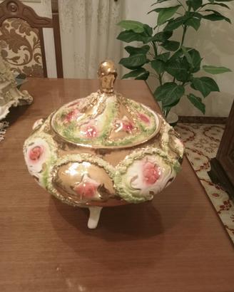 zuppiera in ceramica stile Capodimonte anni 'u0/'8