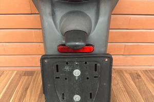 Portatarga originale Peugeot Geopolis