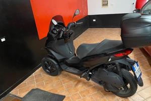 Piaggio MP3 300cc 5/2023 km1800 Patente B garanzia