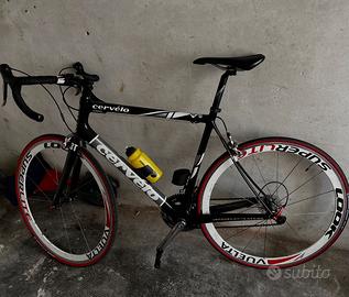Bici da corsa CERVELÒ in carbonio