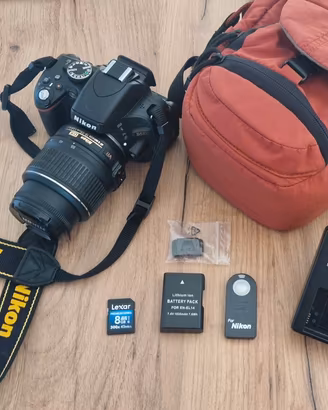 Fotocamera Reflex Nikon D5100 + obiettivo 18-55mm