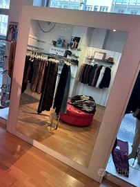 Arredamento completo per negozi abbigliamento