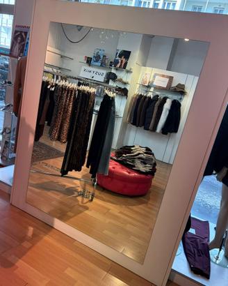 Arredamento completo per negozi abbigliamento