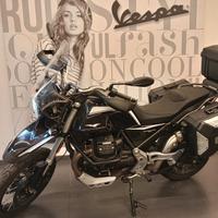 Moto Guzzi V85 TT GUARDIA D'ONORE