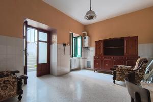 Giffoni V.P. Curticelle App.to 3 vani e cantine