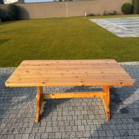 Tavolo in legno stile rustico