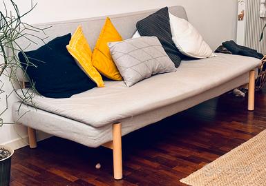 Divano grigio – minimal, comfy, super vibe