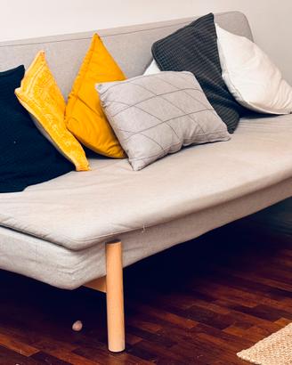 Divano grigio – minimal, comfy, super vibe