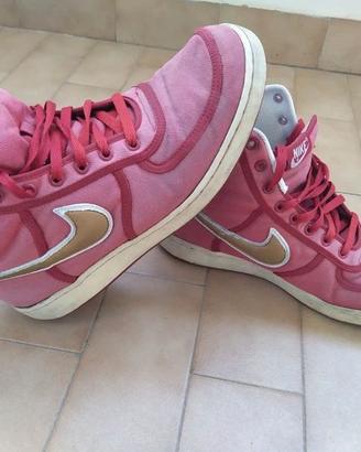 Nike canvas rosse e oro 47
