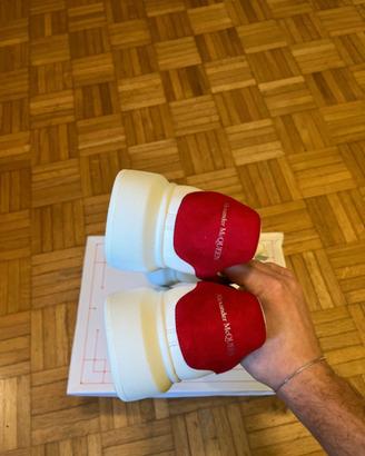 Scarpe Alexander McQueen con Camoscio rosso