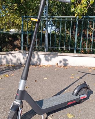 monopattino elettrico Fantic TX2 nero 500W