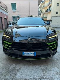 Lamborghini Urus come nuova