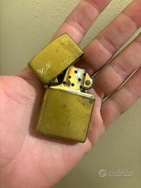 Accendino Zippo Dorato