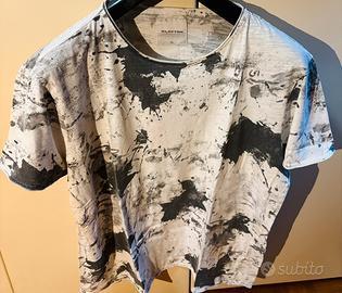 T-shirt Clayton “finta sporca”