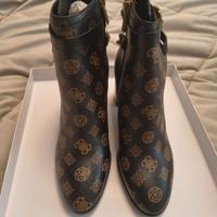 Stivaletti Guess n.37