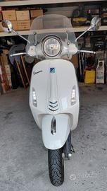 Vespa primavera  150 abs