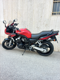 Yamaha fzs 600