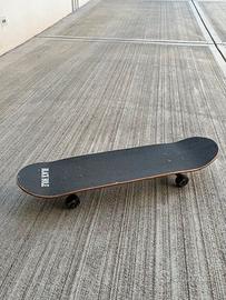 Skateboard Black Hole Senior.