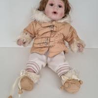 Bambola in porcellana da collezione altezza cm 40