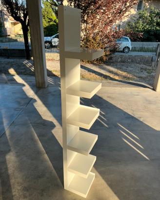 Scaffale bianco