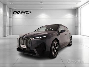 BMW iX xdrive50 pacchetto sportivo