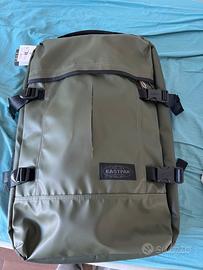 Zaino Eastpack Travelpack Tarp Green mai usato