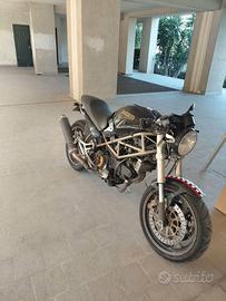 Ducati Monster 900