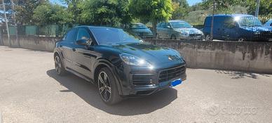 Porsche Cayenne Coupè 3.0 E-Hybrid in versione Pla