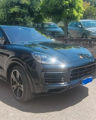 Porsche Cayenne Coupè 3.0 E-Hybrid in versione Pla