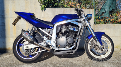 Suzuki GSX R 750 streetfighter