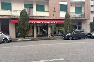immobile commerciale mq 85 Viale Arcella