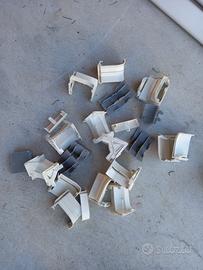 Battiscopa passacavi con coperchio