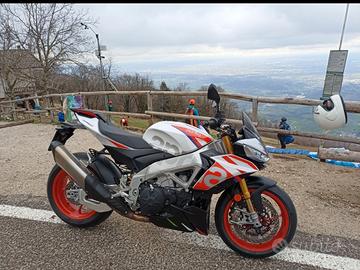 Aprilia tuono V4 factory 