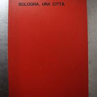 libro Bologna, una città  di Renzo Renzi