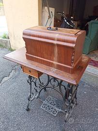 Macchina da cucire vintage