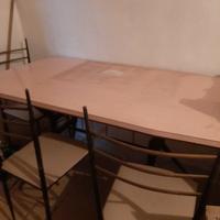 Tavolo con 4 sedie vintage