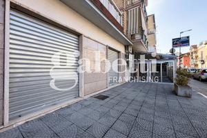 Negozio Mugnano di Napoli [MLF74ACG]