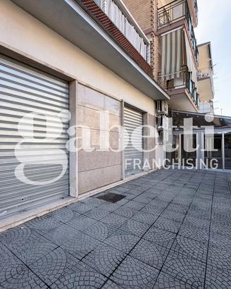 Negozio Mugnano di Napoli [MLF74ACG]