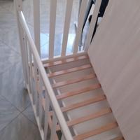 Lettino  con doghe in legno,cassetto estraibile