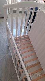 Lettino  con doghe in legno,cassetto estraibile