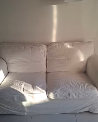 Divano ektorp ikea 2 posti. 