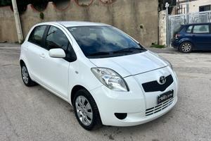 Toyota Yaris 1.0 VVT-i 5 porte