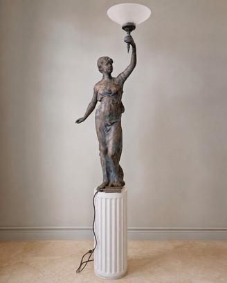 Lampada scultura donna con coppa vetro e colonna