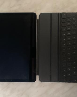 iPad Air (5^generazione) + tastiera e Apple Pencil