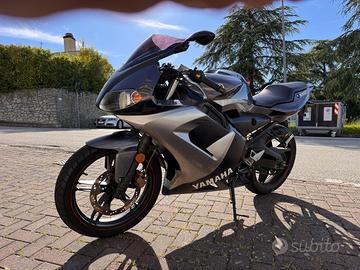 YAMAHA TZR