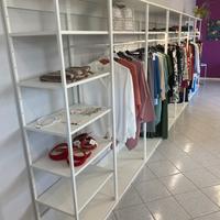 Arredamento negozio o mobili per cabina armadio