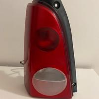Faro posteriore sinistro opel agila a h00