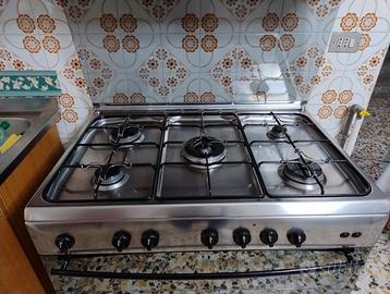 Cucina a gas 5 fuochi