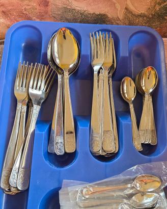 Servizio di posate vintage in acciaio inox 