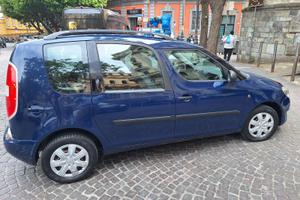 Skoda Roomster  1.2 12V 70CV – 90.000 km – GPL